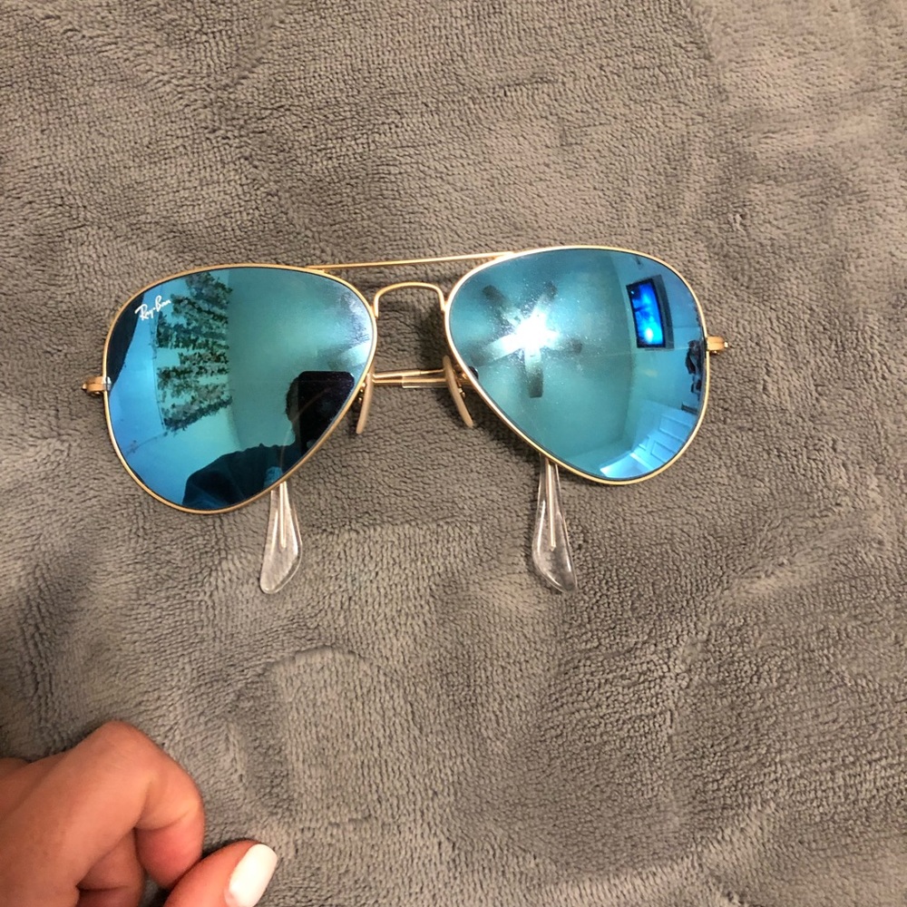 Ray Ban Aviators - Picture 3 of 6